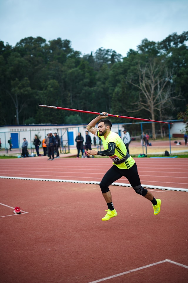 HOME体育 · 田径场